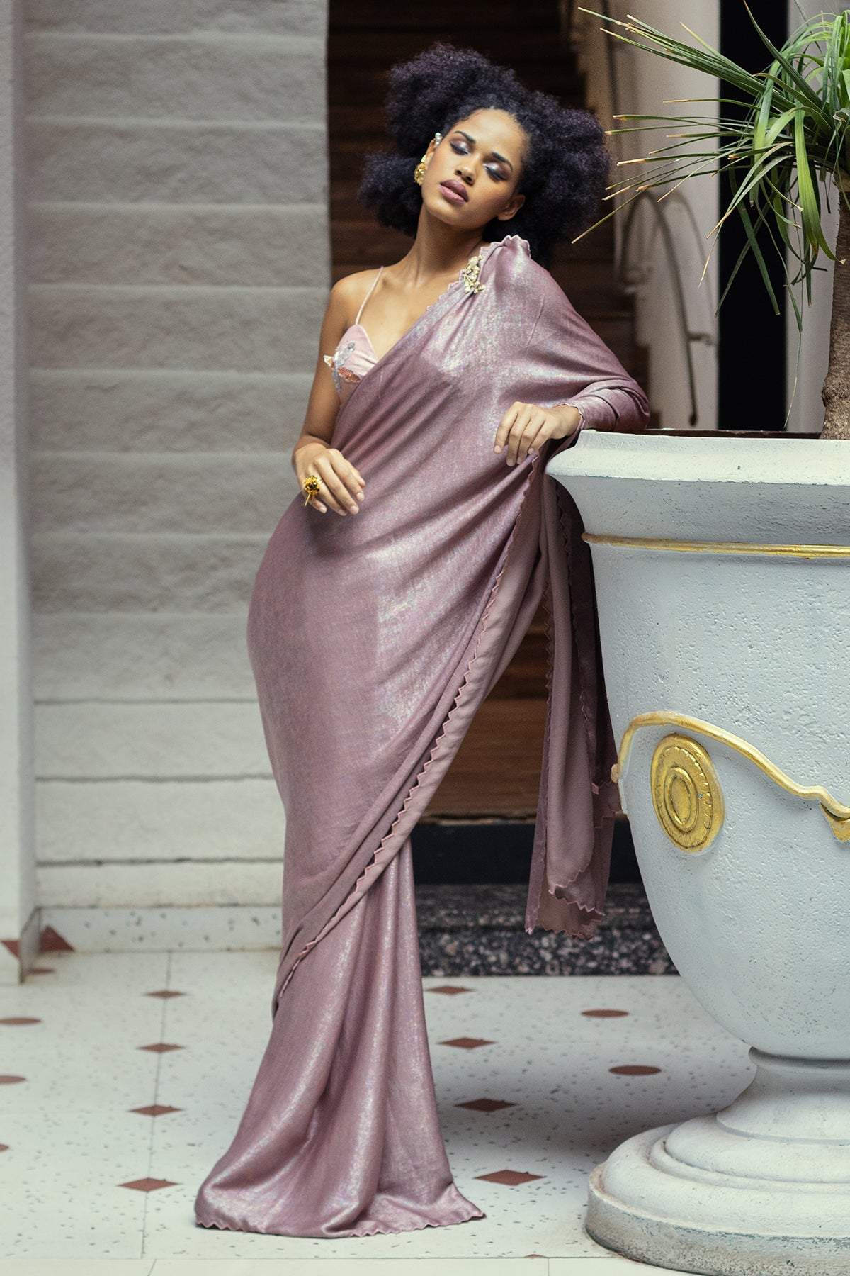 
                  
                    Pinky Promise - The Rose' Shimmer Saree
                  
                