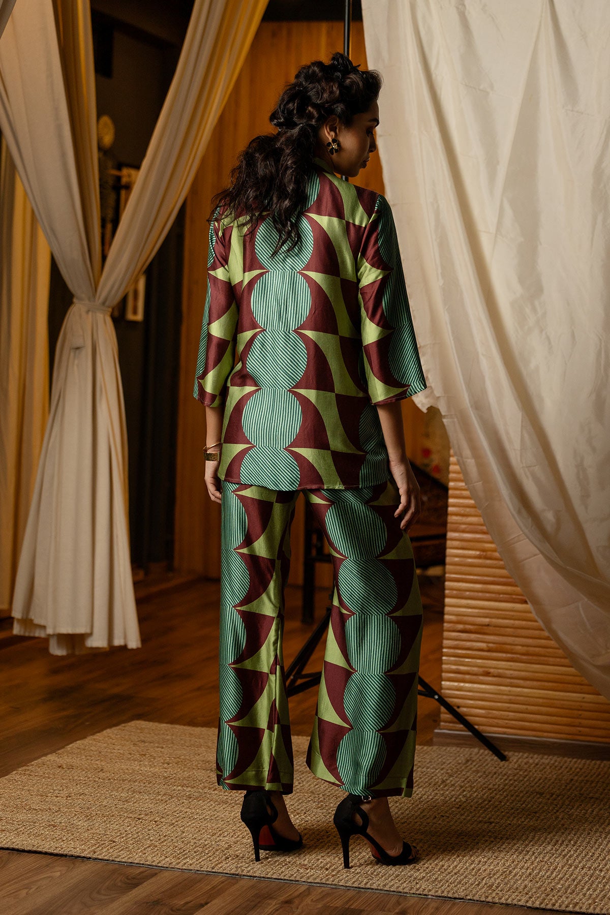 
                  
                    Dark green Geometric Pant Suit
                  
                