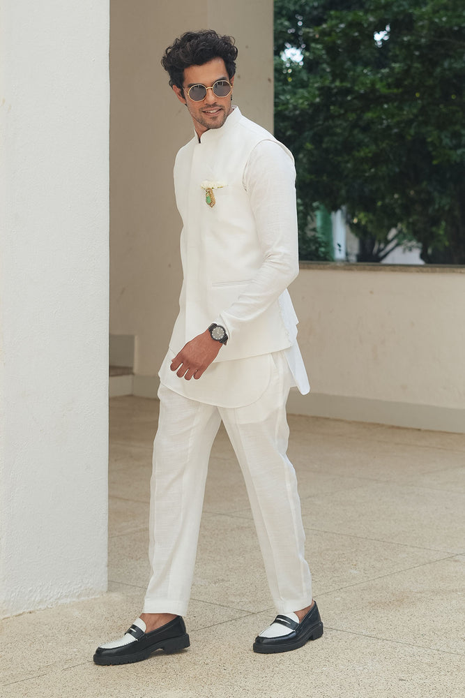
                  
                    White Linen Crystal Bandi Set
                  
                