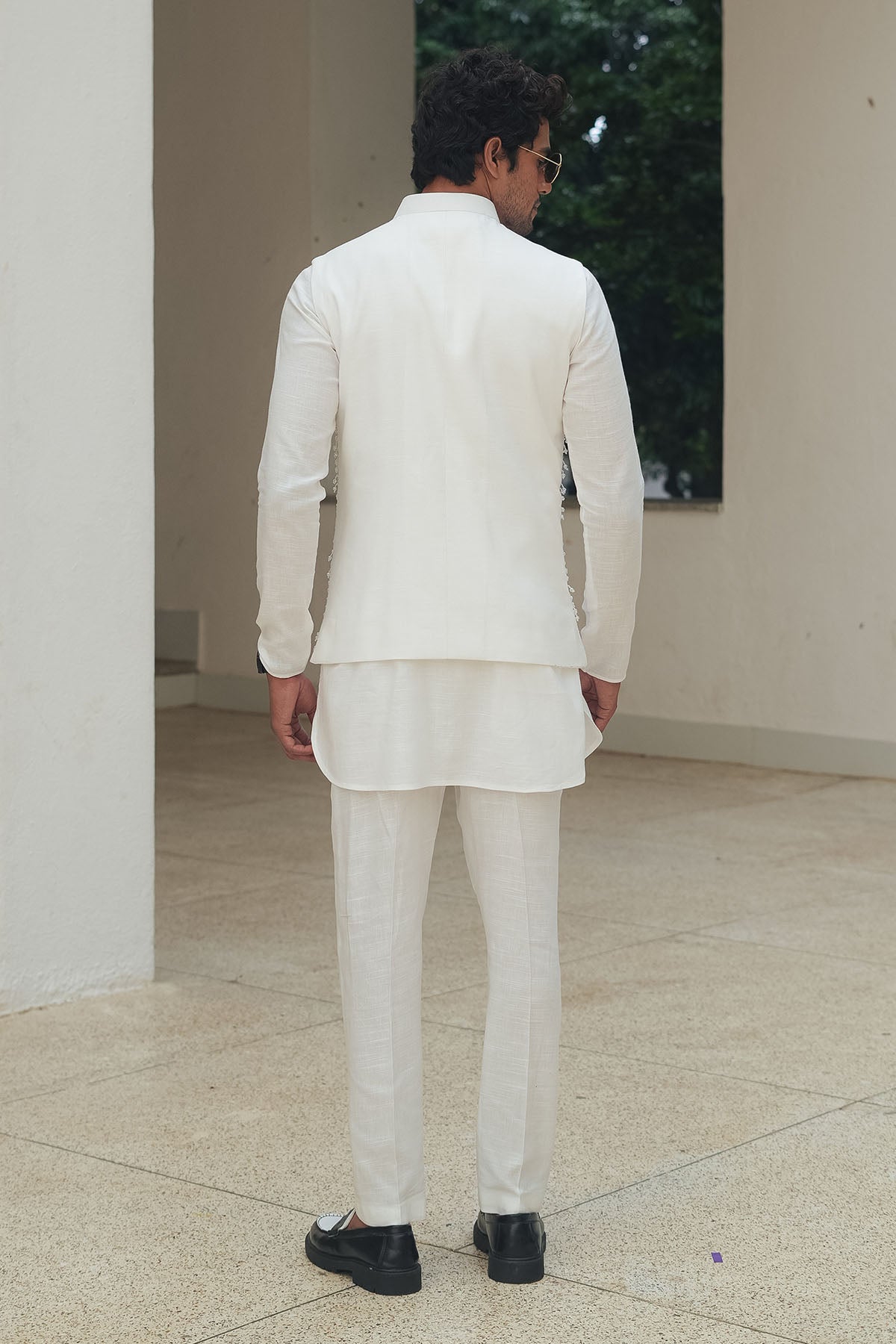 
                  
                    White Linen Crystal Bandi Set
                  
                
