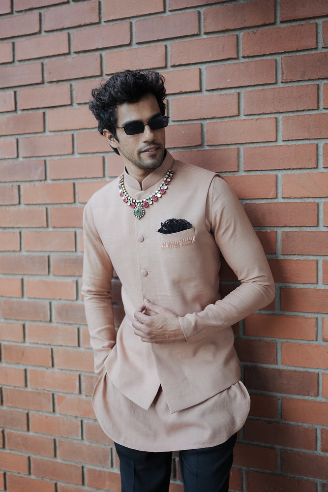 
                  
                    Nude Linen Bandi Set
                  
                